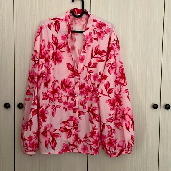 Floral pattern blouse Size M - Picture 3 of 6